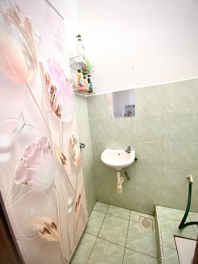 Lh Homestay Bandar Utama Gua Musang Exteriör bild